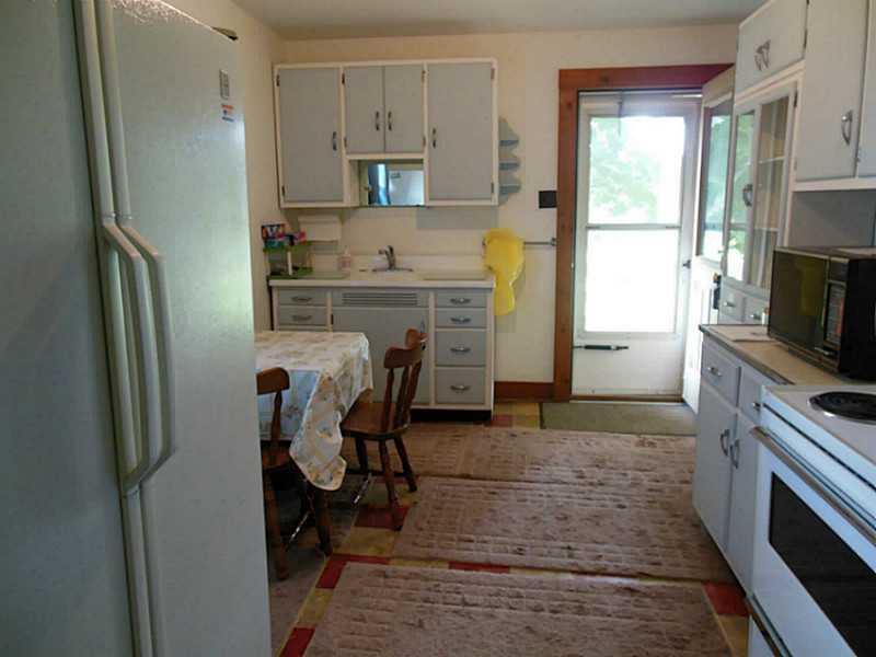 175 Evans City Road Butler, PA 16001 - Photo 3 of 19 Kitchen.