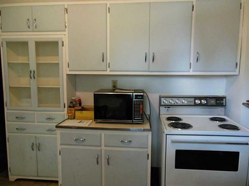 175 Evans City Road Butler, PA 16001 - Photo 5 of 19 Kitchen.