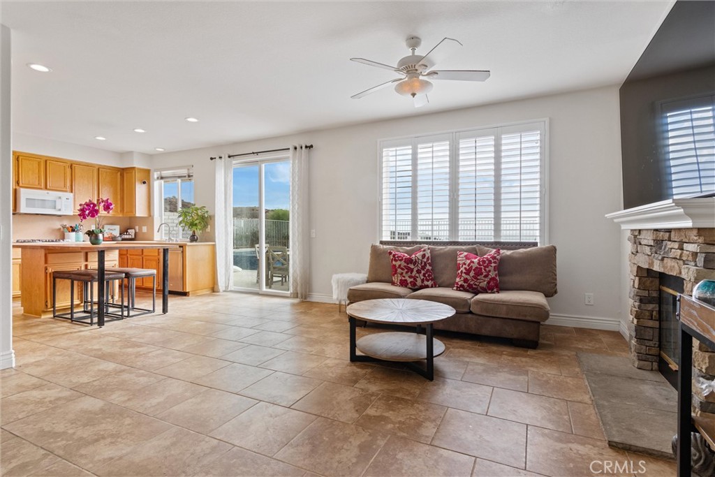 26056 O'Hara Lane Stevenson Ranch, CA 91381 - Photo 13 of 33