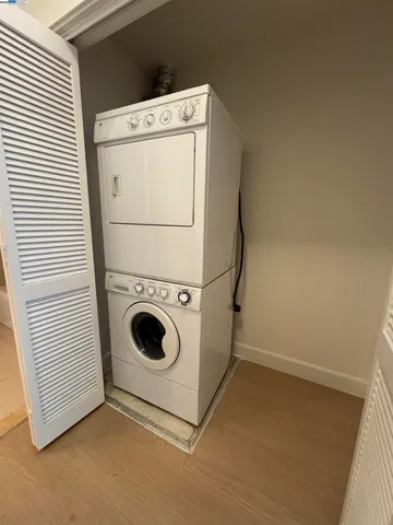 $435,000 | 585 9th Street, Unit 422, Oakland, CA 94607