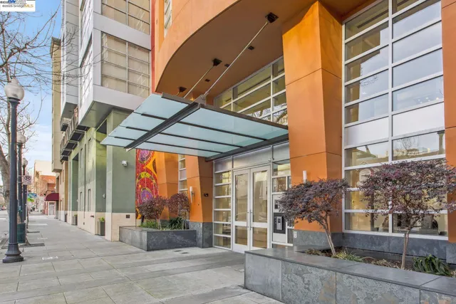 $435,000 | 585 9th Street, Unit 422, Oakland, CA 94607