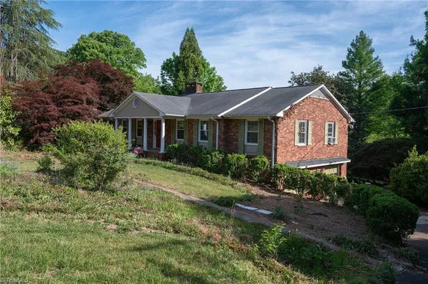 $290,000 | 4229 Mashie Drive, Pfafftown, NC 27040