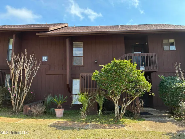 $130,300 | 208 Molokai, Unit B, Diamondhead, MS 39525