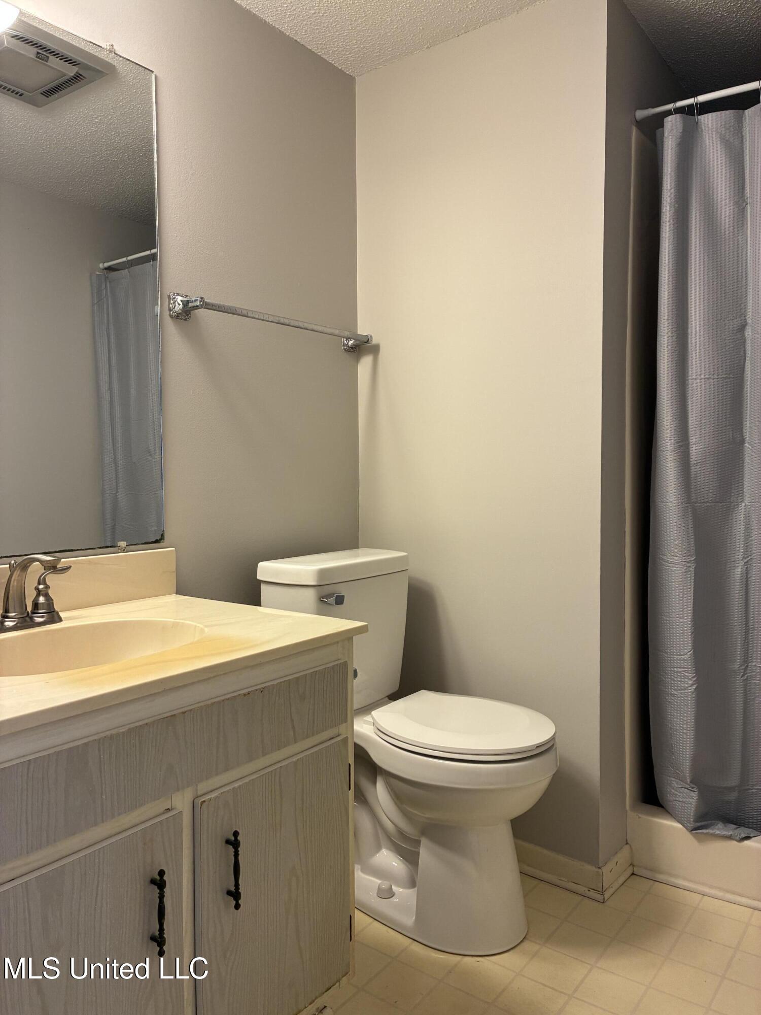 208 Molokai, Unit B Diamondhead, MS 39525 - Photo 12 of 14 IMG_8225