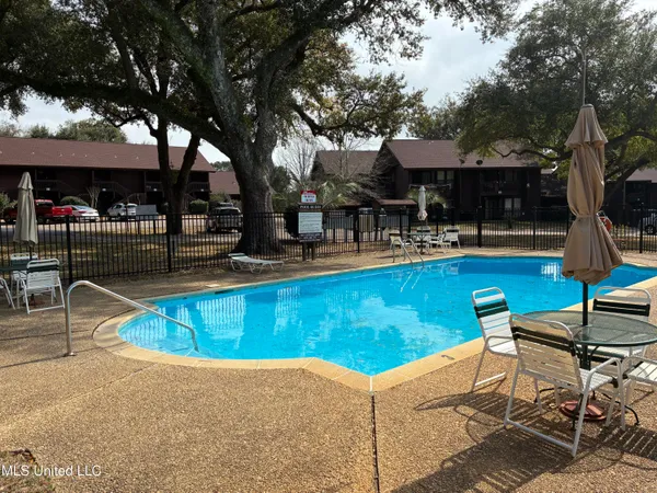 $130,300 | 208 Molokai, Unit B, Diamondhead, MS 39525