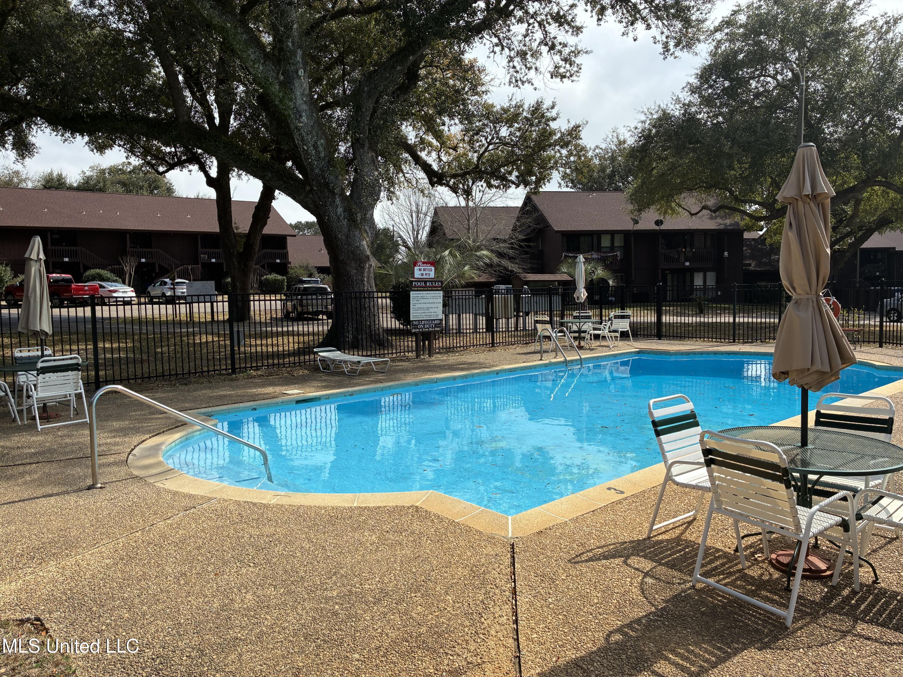 208 Molokai, Unit B Diamondhead, MS 39525 - Photo 3 of 14 IMG_8268 (1)