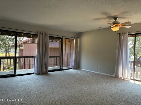 $130,300 | 208 Molokai, Unit B, Diamondhead, MS 39525