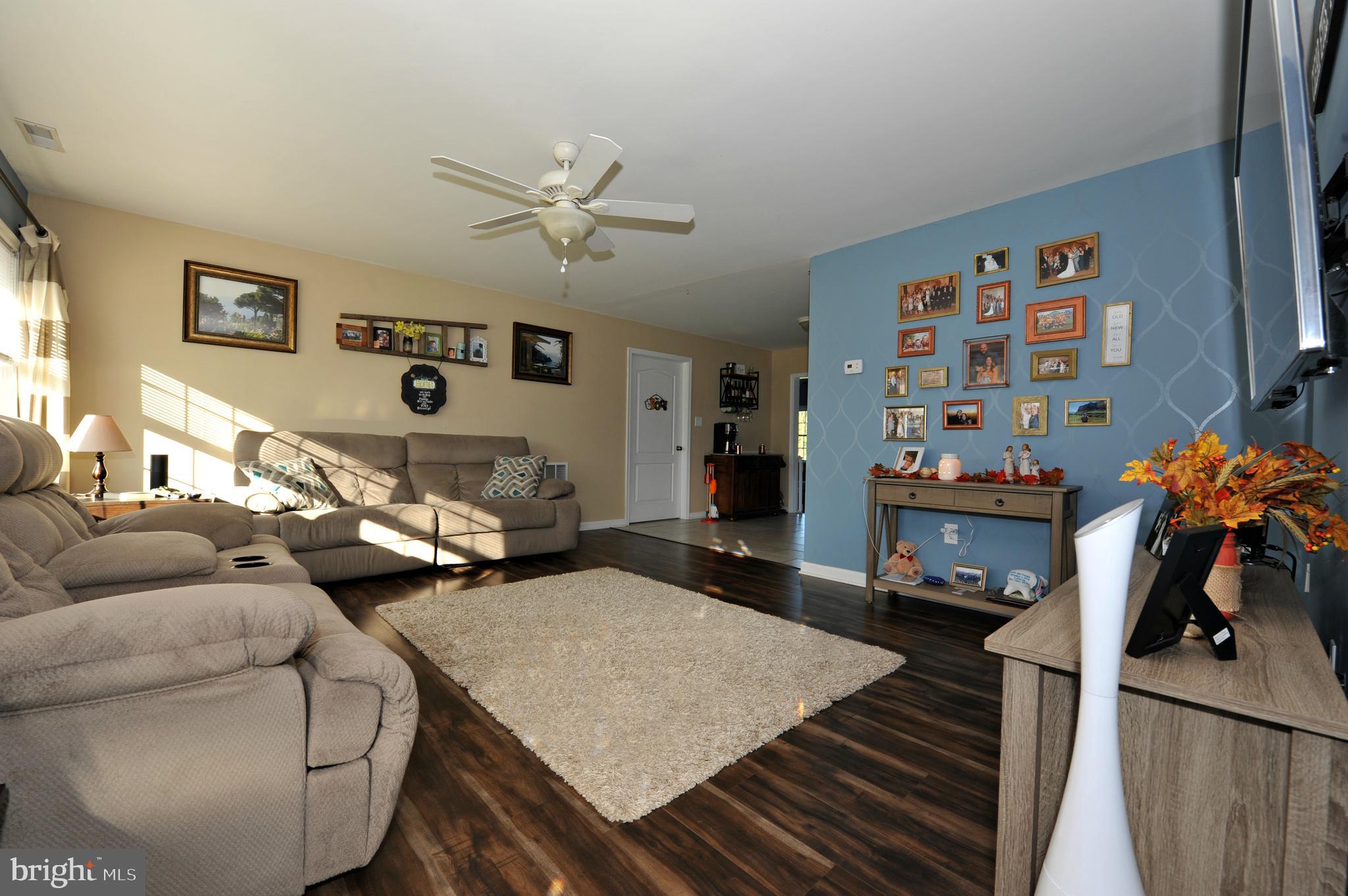 67 Long Loop Road Levittown, PA 19056 - Photo 3 of 33 Gallery Image 3