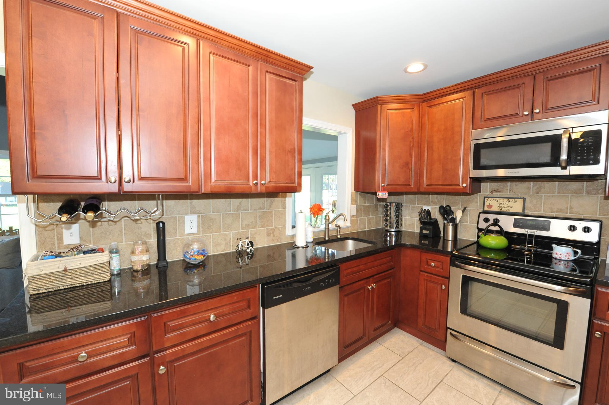 67 Long Loop Road Levittown, PA 19056 - Photo 8 of 33 Gallery Image 8