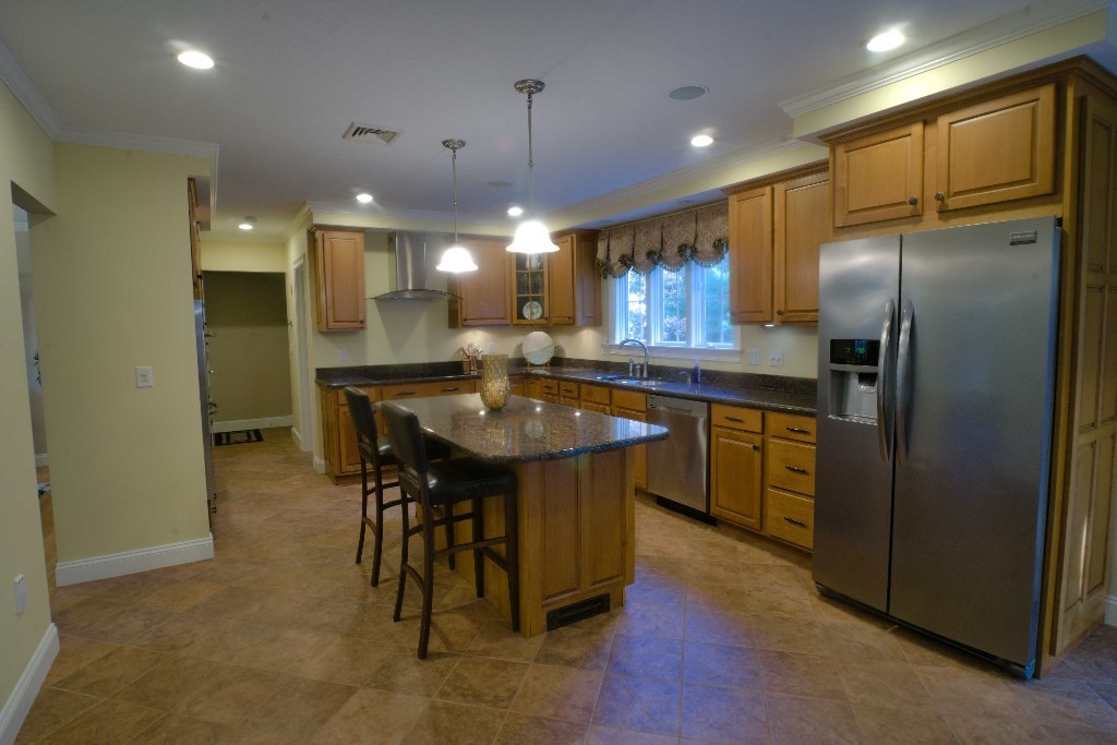 98 Ring Road Kingston, MA 02364 - Photo 6 of 25 Gallery Image 6