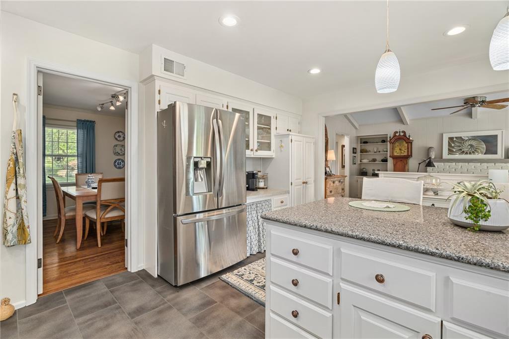 9416 Wenonga Road Leawood, KS 66206 - Photo 17 of 54