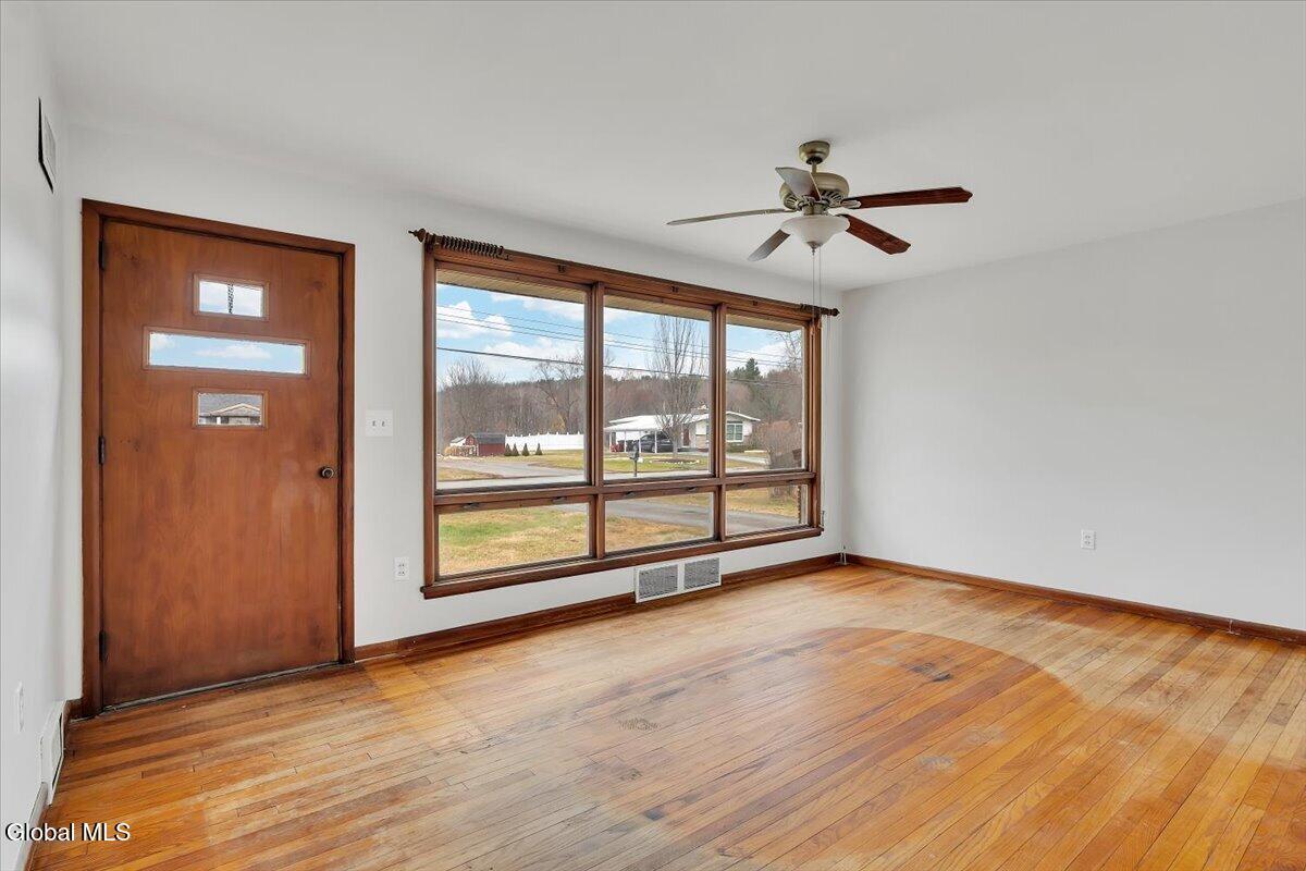 18 Walter Road Brunswick, NY 12180 - Photo 9 of 27 09-P1739923