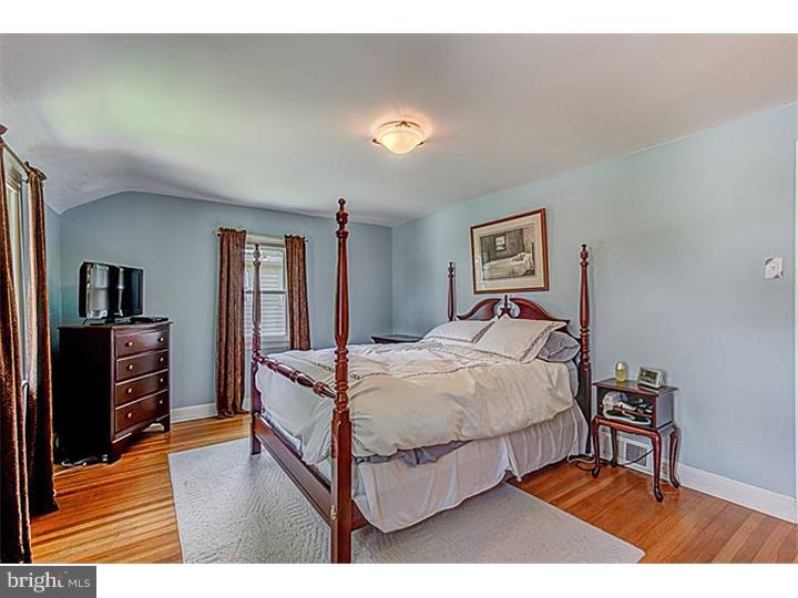 204 Friendship Road Drexel Hill, PA 19026 - Photo 17 of 25 Gallery Image 17