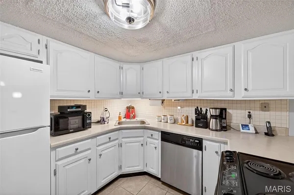 $158,500 | 1465 Heritage Landing, Unit 102, St. Charles, MO 63303