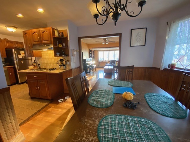 248 Shute Street Everett, MA 02149 - Photo 12 of 35 a living room with furniture and a table