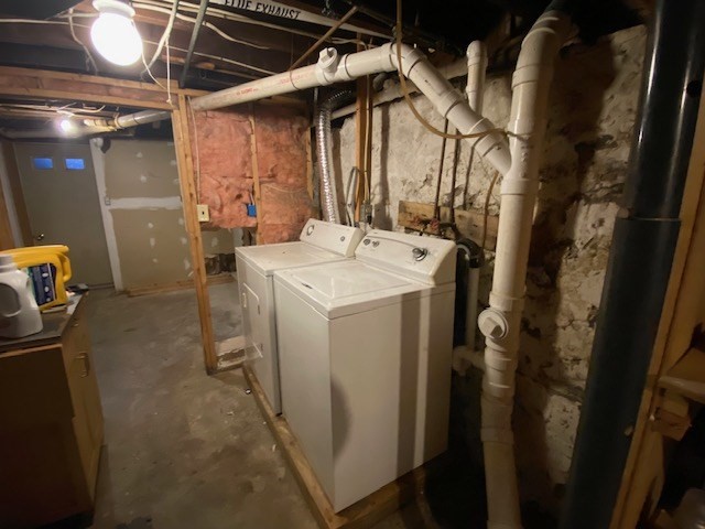 248 Shute Street Everett, MA 02149 - Photo 27 of 35 a utility room with dryer and washer