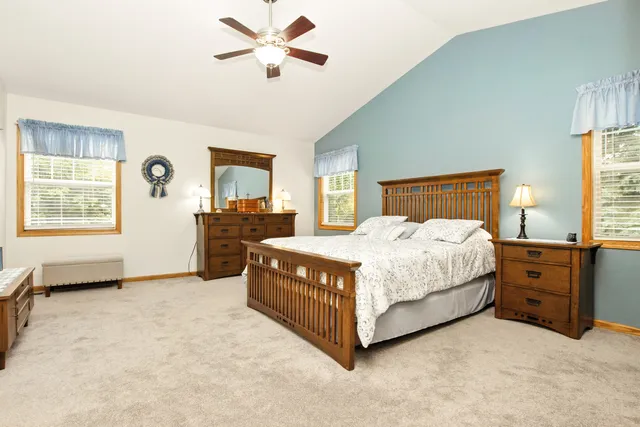 $2,400 | 406 Kresswood Drive, McHenry, IL 60050