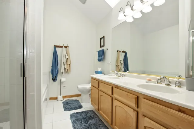 $2,400 | 406 Kresswood Drive, McHenry, IL 60050