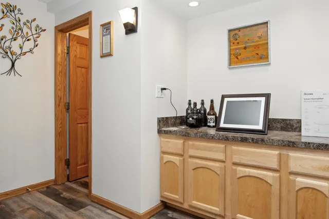 $2,400 | 406 Kresswood Drive, McHenry, IL 60050