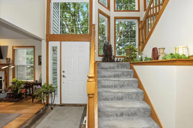 $2,400 | 406 Kresswood Drive, McHenry, IL 60050