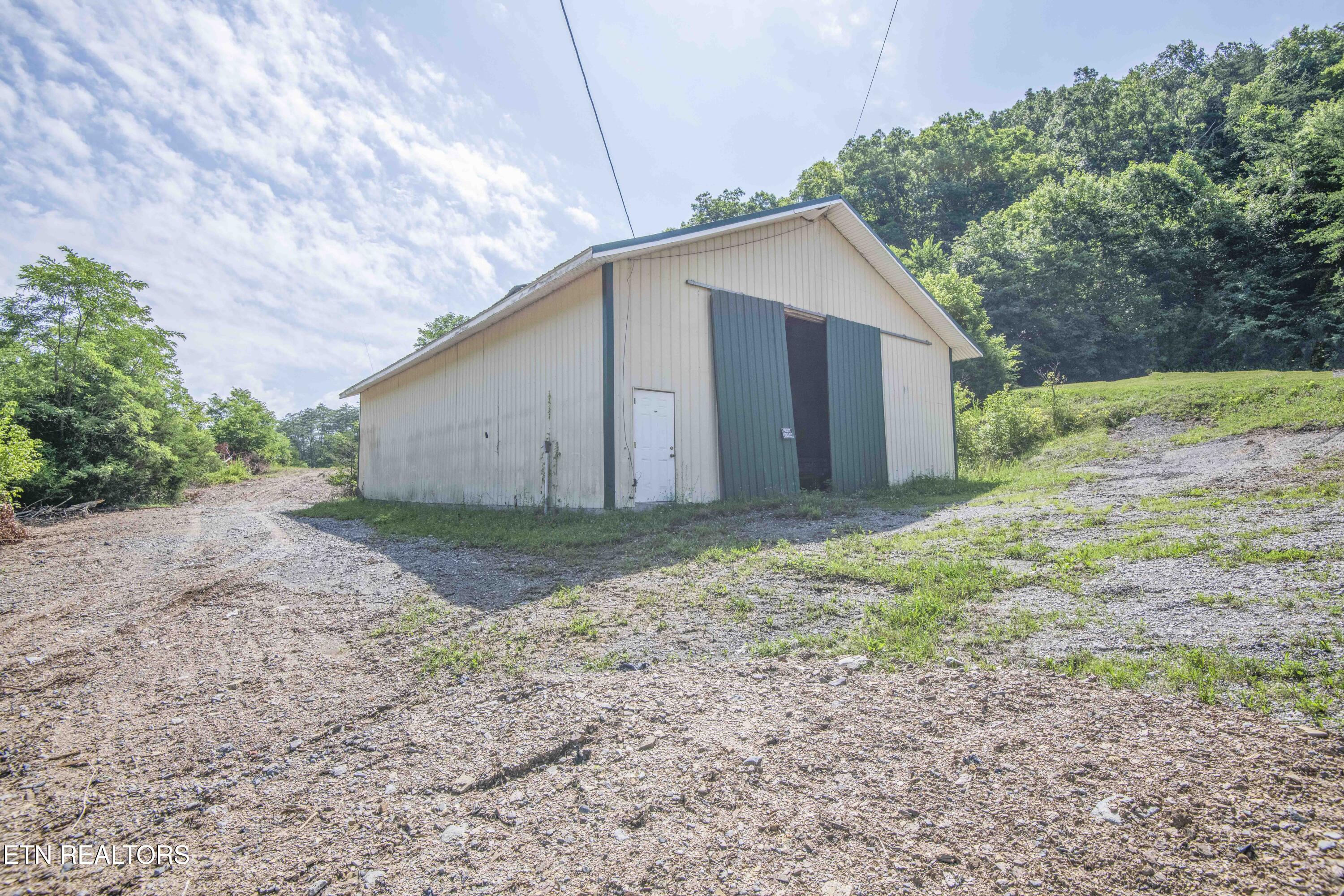1587 Lower Caney Valley Road Tazewell, TN 37879 - Photo 36 of 42 yard_1