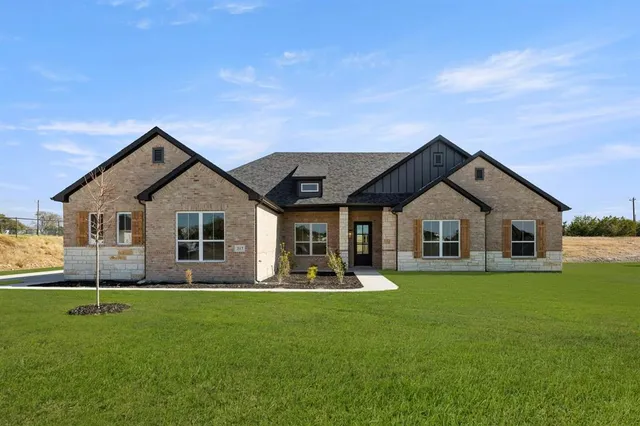 $585,990 | 317 Slimp Bluff, Azle, TX 76020