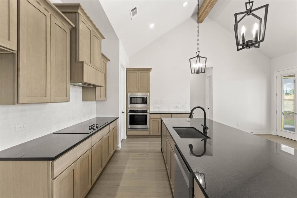 317 Slimp Bluff Azle, TX 76020 - Photo 13 of 25