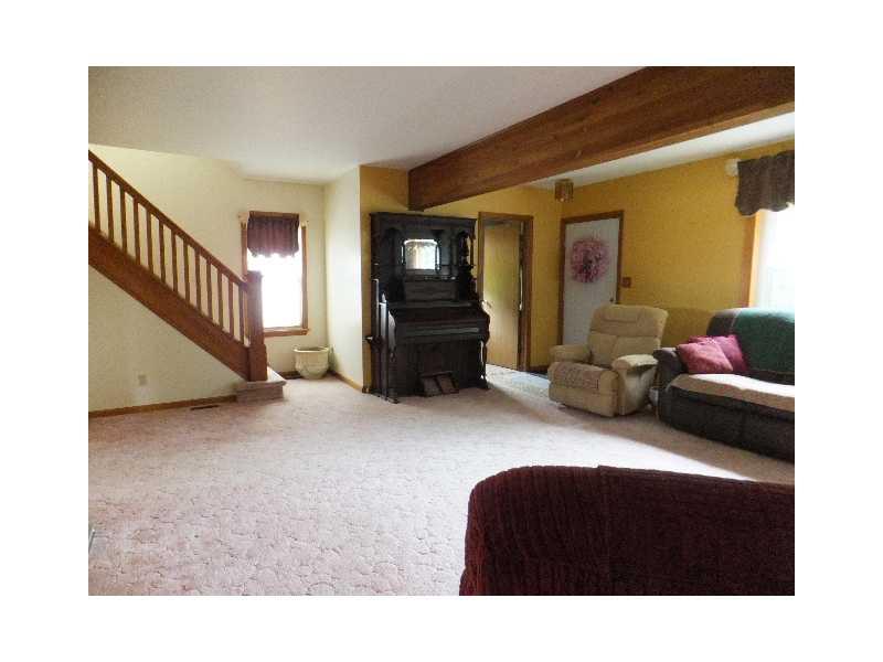 917 Winfield Road Cabot, PA 16023 - Photo 17 of 25 Living Room.