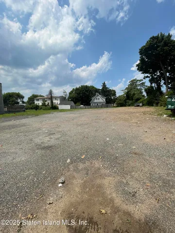 a view of an outdoor space