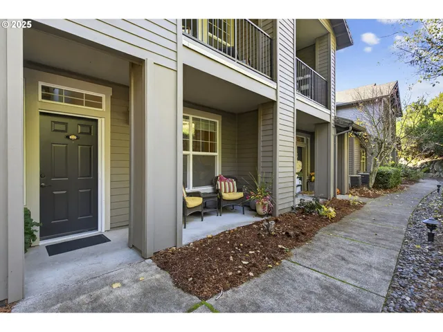 $410,000 | 880 Springtree Lane, West Linn, OR 97068