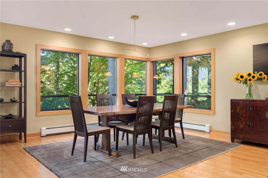 148 Moss Road Shoreline, WA 98177 - Photo 8 of 25 Gallery Image 8