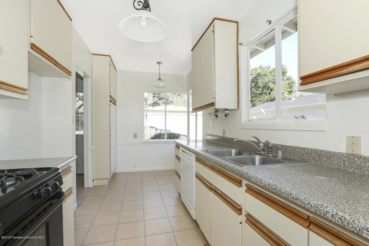2245 East Woodlyn Road Pasadena, CA 91104 - Photo 11 of 33 11