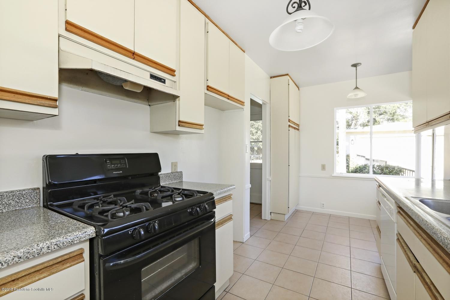 2245 East Woodlyn Road Pasadena, CA 91104 - Photo 13 of 33 13
