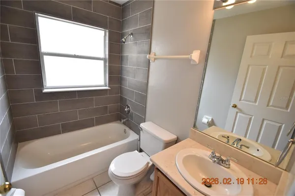 $1,995 | 2521 Clareside Drive, Valrico, FL 33596