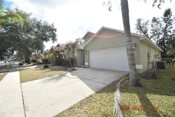 $1,995 | 2521 Clareside Drive, Valrico, FL 33596