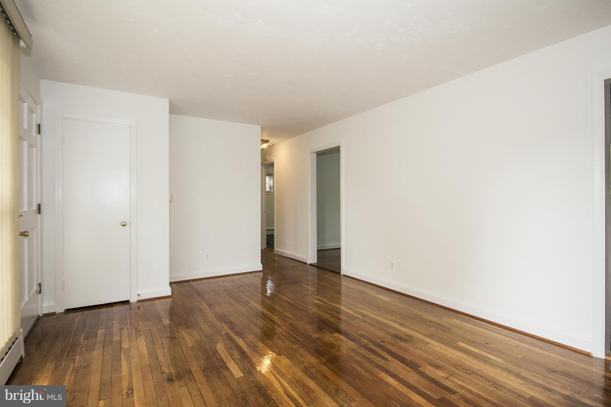 3830 Elmcroft Road Randallstown, MD 21133 - Photo 5 of 27 Living Room