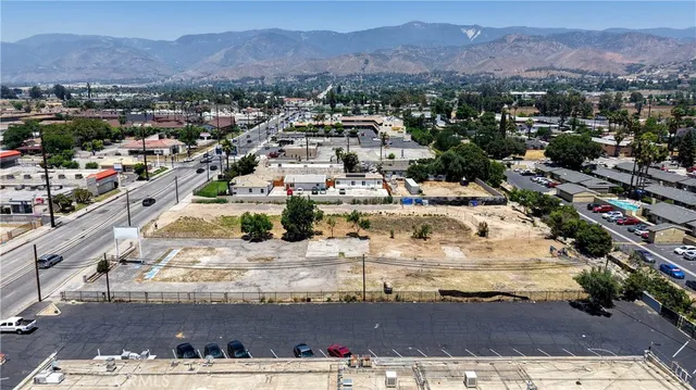 a view of a backyard of a house