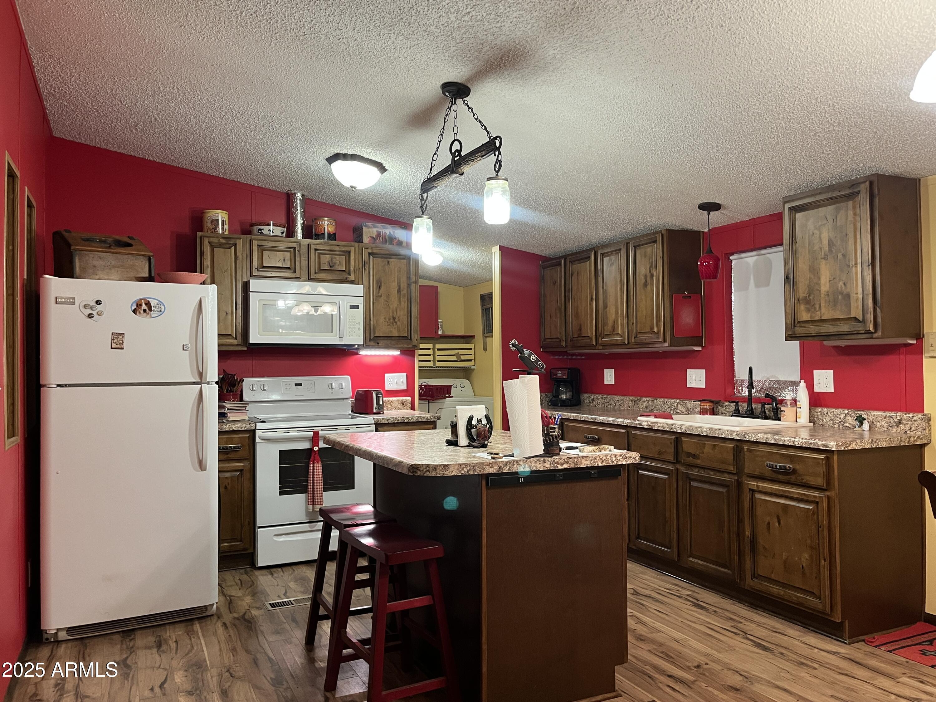 260 South Royal Palm Road Apache Junction, AZ 85119 - Photo 8 of 20 Kitchen