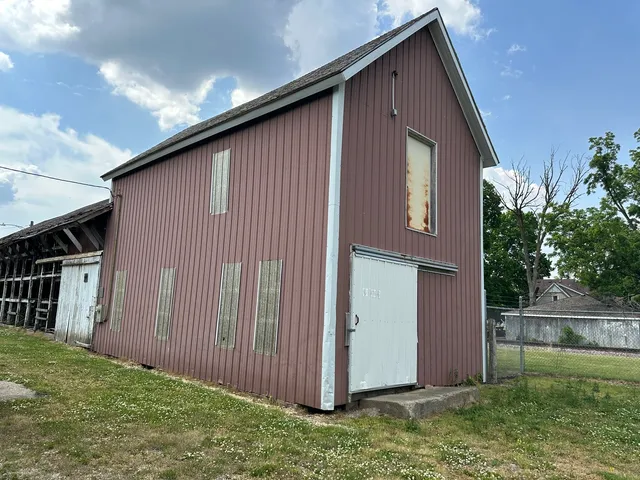 $120,000 | 120 Monroe Street, Genoa, IL 60135