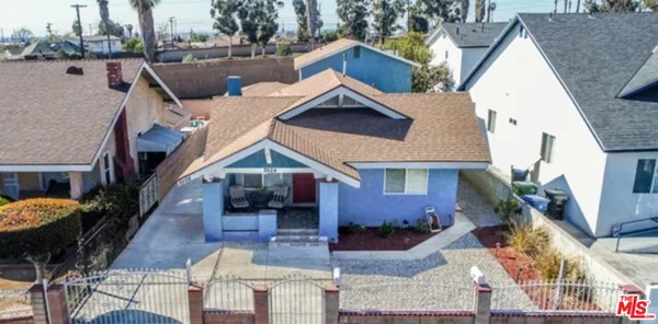 a view of house and outdoor space