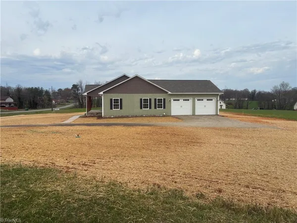 $449,500 | 621 West Atkins Street, Dobson, NC 27017