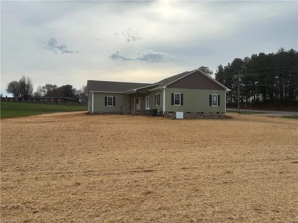 $449,500 | 621 West Atkins Street, Dobson, NC 27017