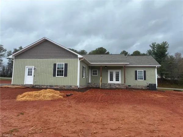 $449,500 | 621 West Atkins Street, Dobson, NC 27017