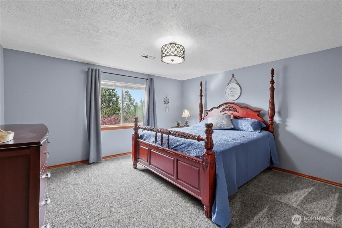 10935 North Acoma Drive Spokane, WA 99208 - Photo 27 of 40