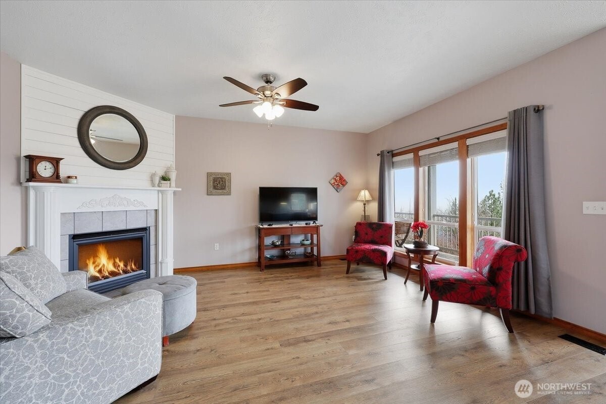 10935 North Acoma Drive Spokane, WA 99208 - Photo 7 of 40