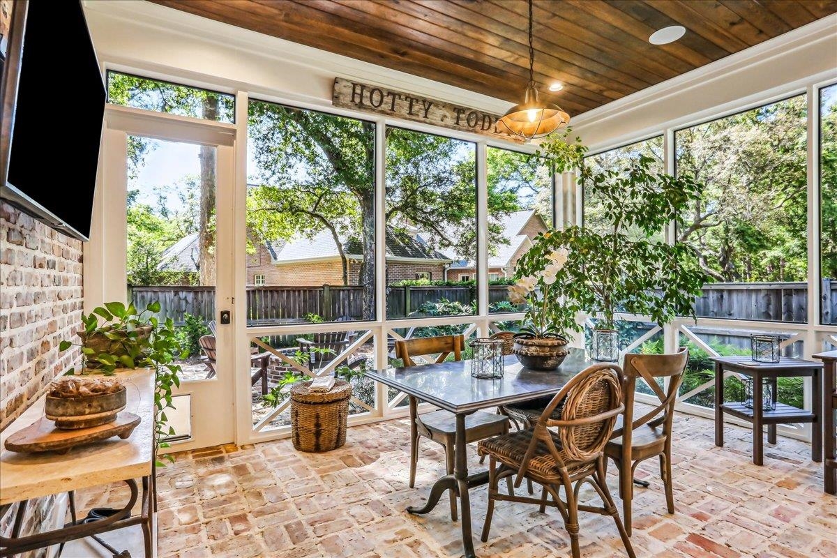 326 Poviner Place Fairhope, AL 36532 - Photo 9 of 41 Sun Room