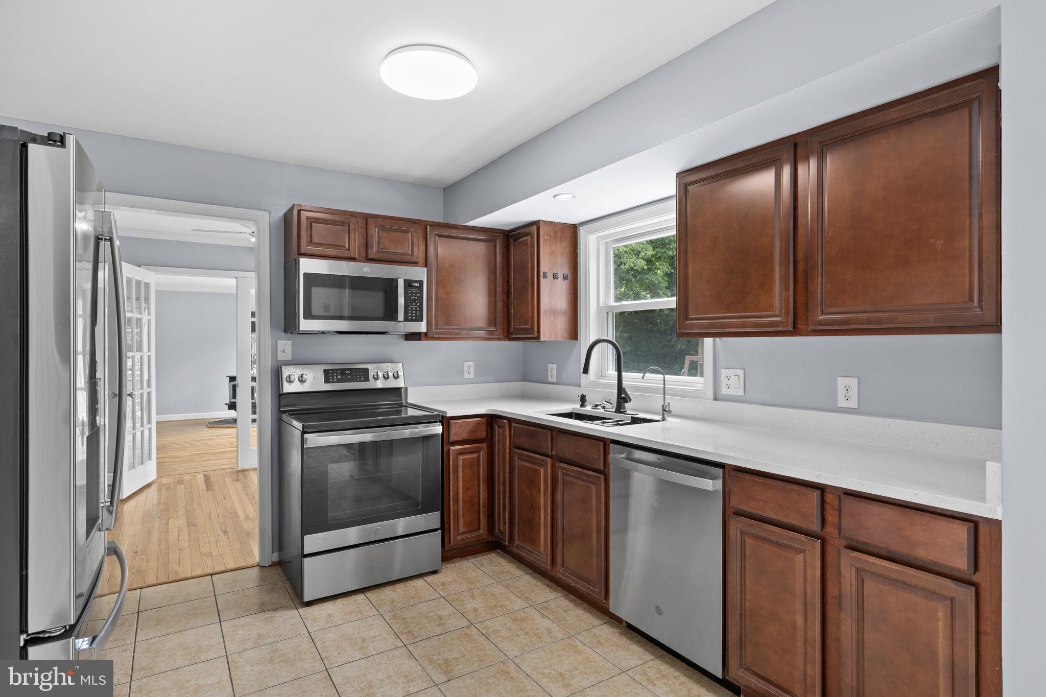 10329 Gordon Road Spotsylvania, VA 22553 - Photo 8 of 48