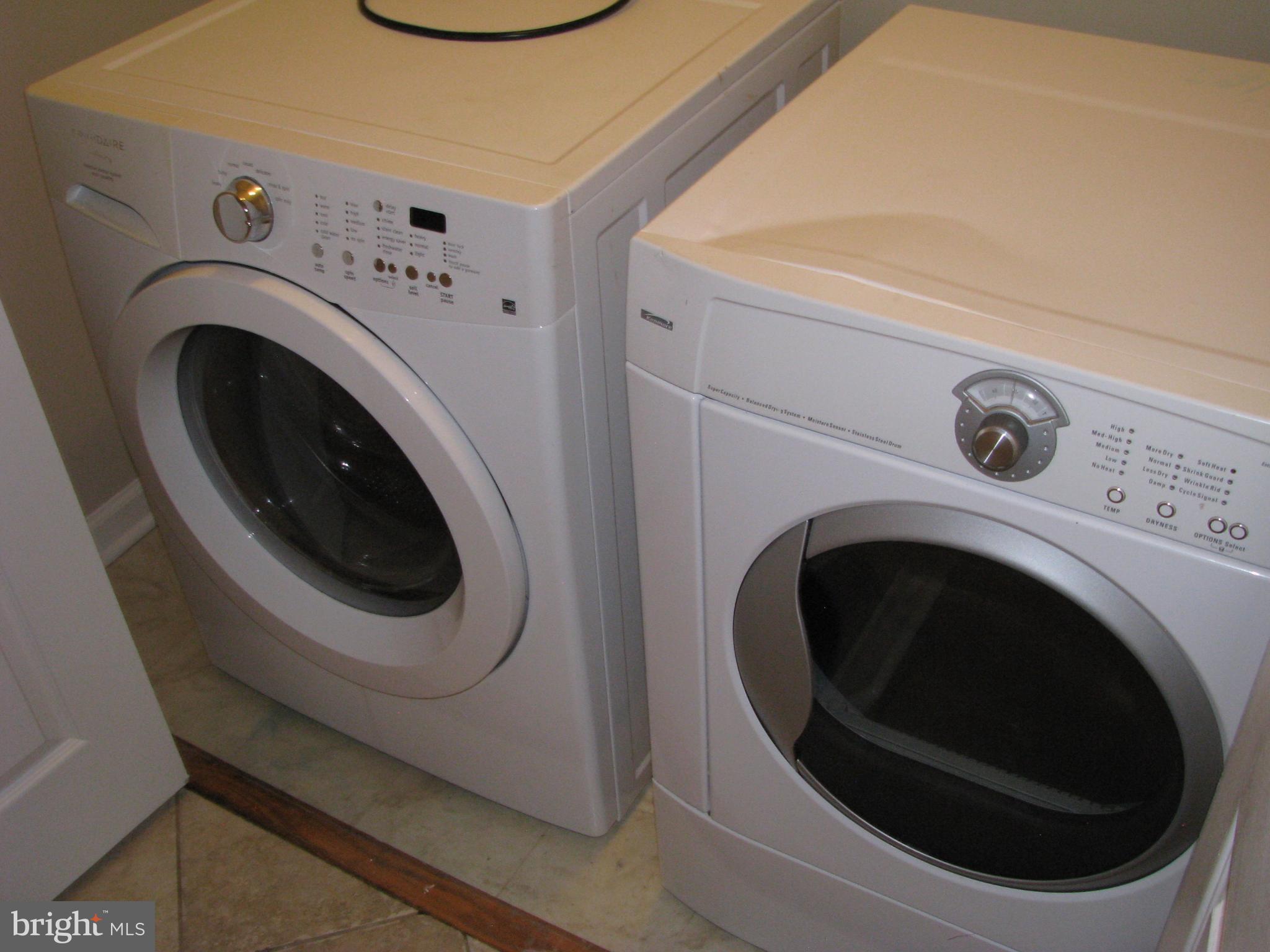 28434 Walnut Ridge Way Rhoadesville, VA 22542 - Photo 17 of 37 Separate laundry room off master