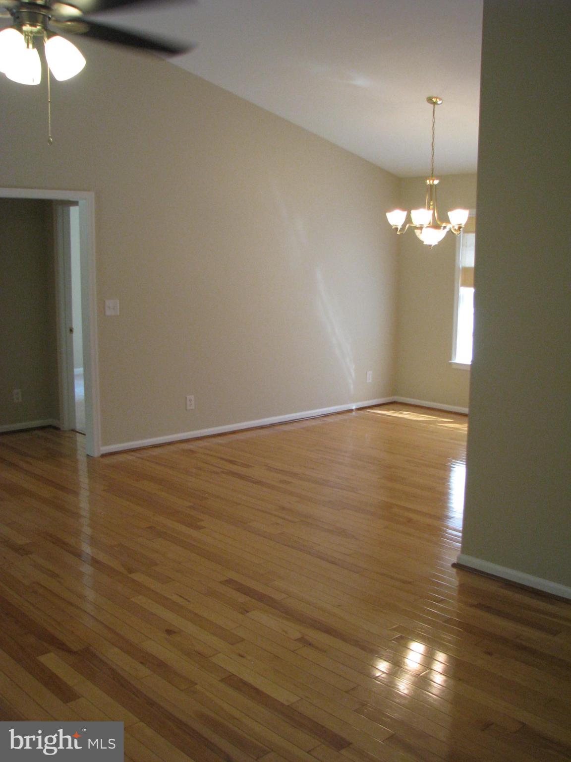 28434 Walnut Ridge Way Rhoadesville, VA 22542 - Photo 22 of 37 View of living area