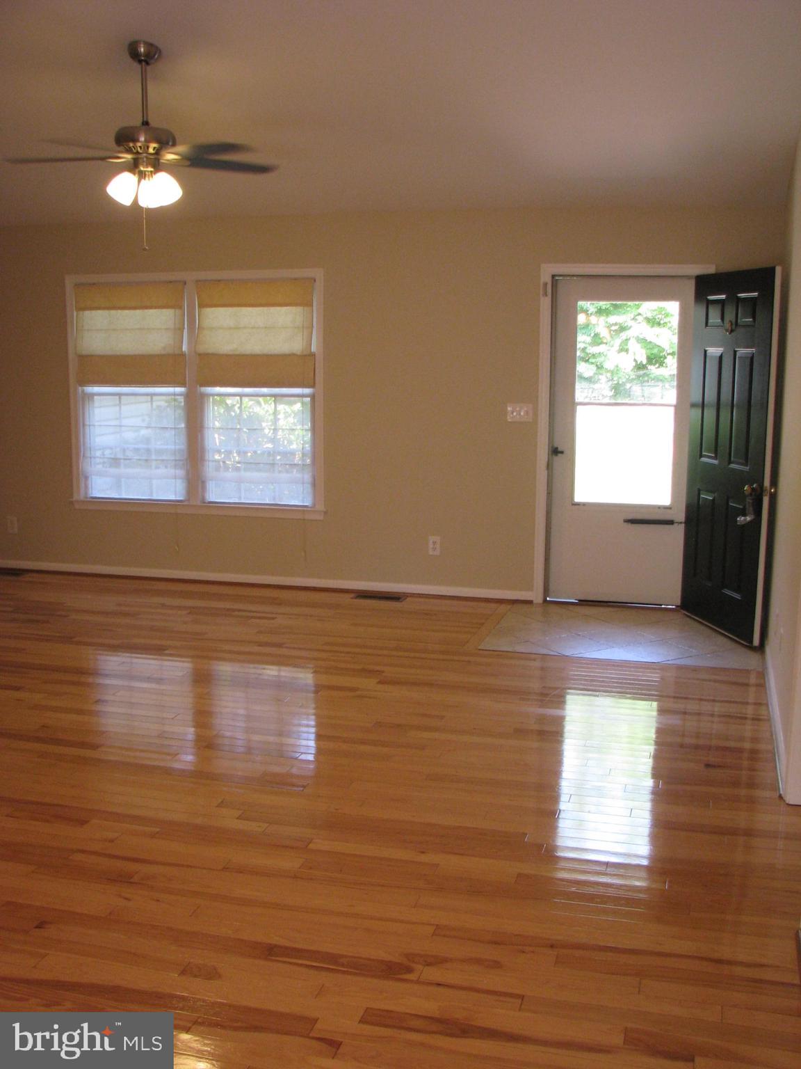 28434 Walnut Ridge Way Rhoadesville, VA 22542 - Photo 5 of 37 Hardwoods welcome you home!